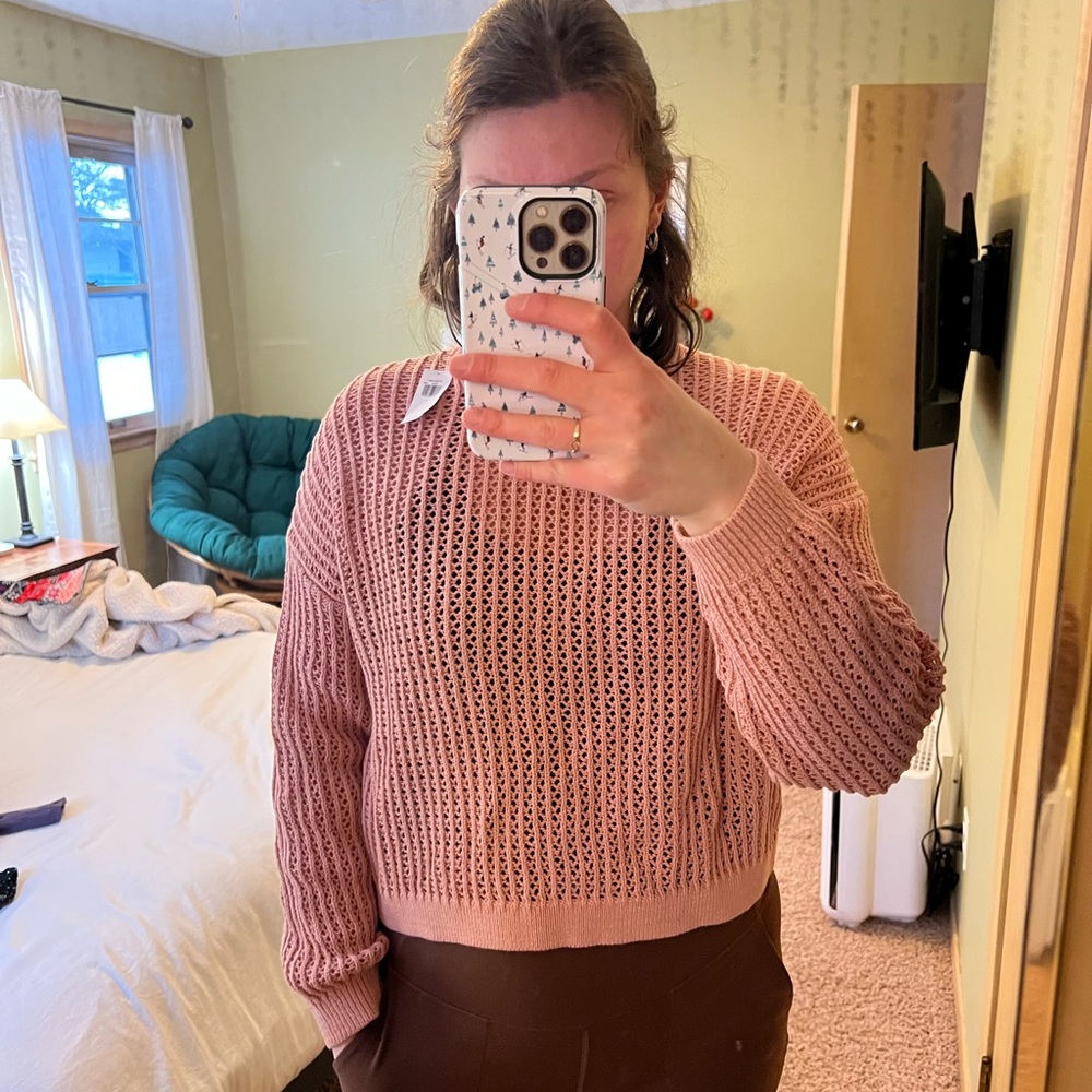 Old Navy Women's Pink Textured Crew Neck Sweater